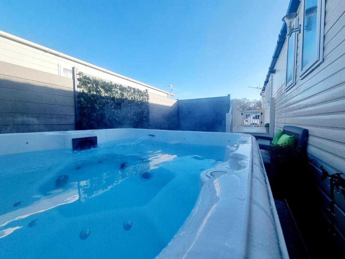 Apple Tree Lodge Hot Tub 3 Bedroom 2 Bars Morpeth Extérieur photo