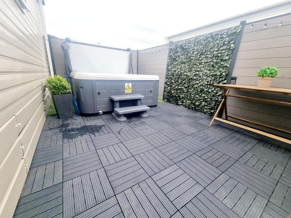 Apple Tree Lodge Hot Tub 3 Bedroom 2 Bars Morpeth Extérieur photo
