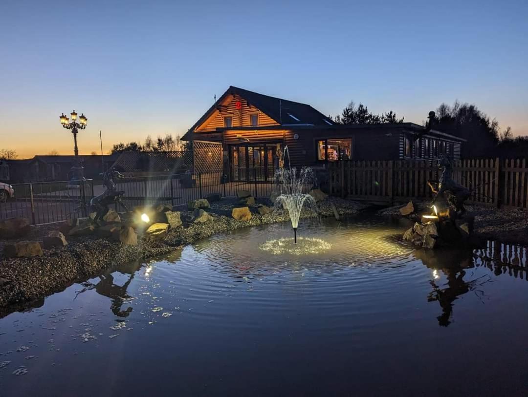 Apple Tree Lodge Hot Tub 3 Bedroom 2 Bars Morpeth Extérieur photo